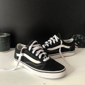 Vans B&W Lace Up Sneakers (size 34.5)